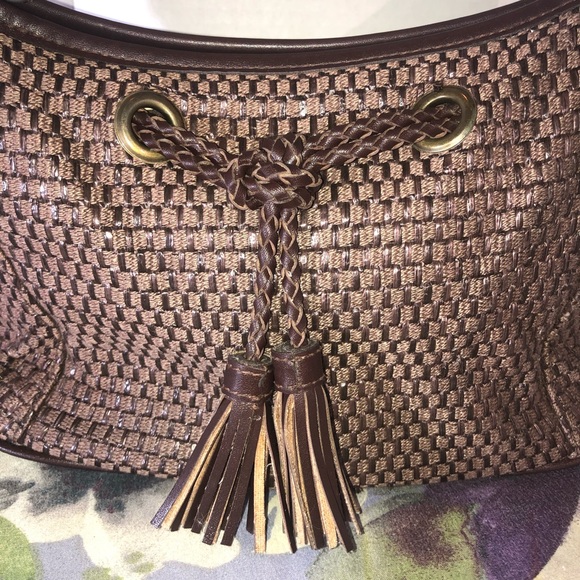 Relic Weaved Tassel Purse - Picture 2 of 15